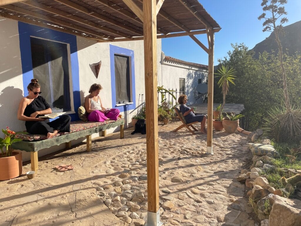 Terras met uitzicht op de bergen